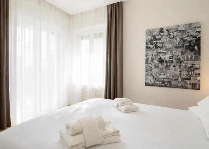Elegantis Aventino Charming Flat With Private Terrace - Colosseo, Metro&circo Massimo Nearby Appartamento *