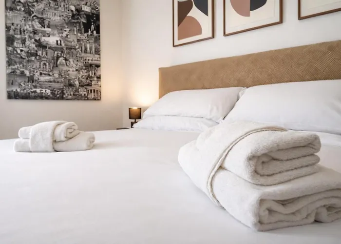 Elegantis Aventino Charming Flat With Private Terrace - Colosseo, Metro&circo Massimo Nearby Appartamento *